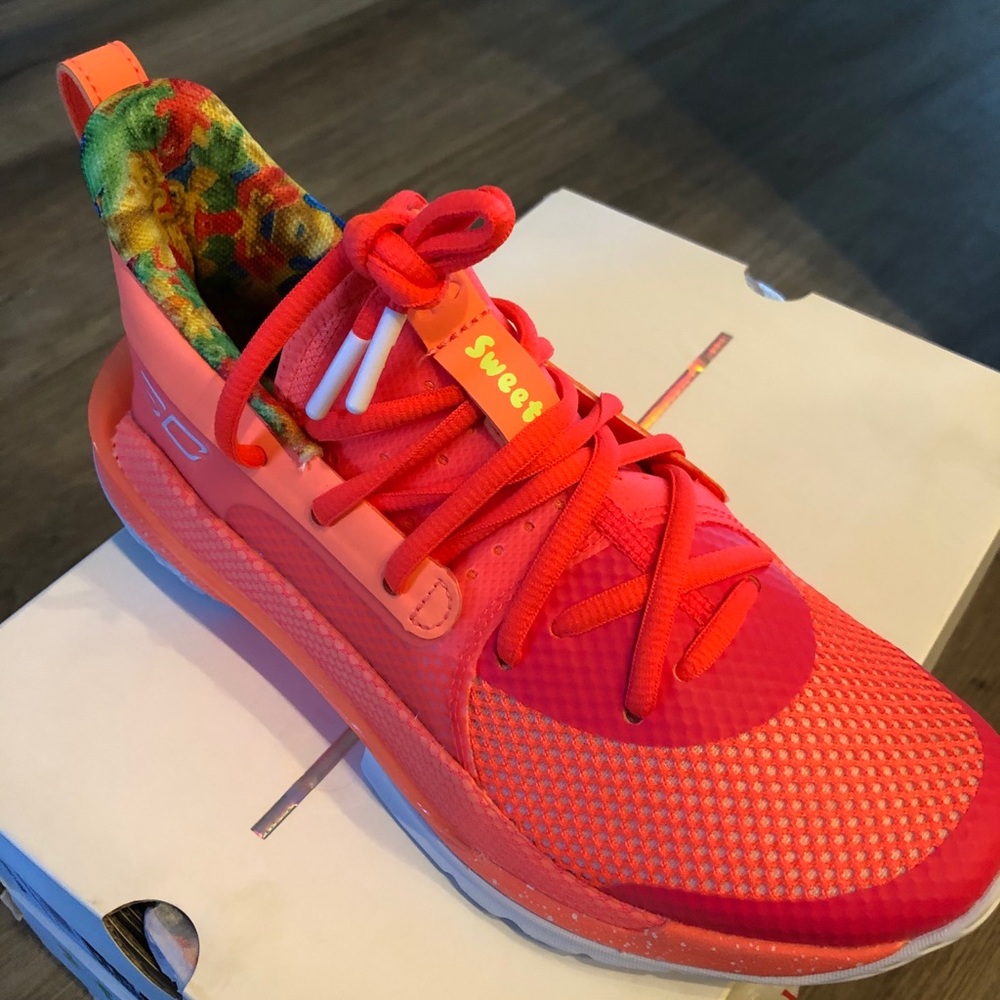 Peach,lime Curry UnderArmour sour patch kids 4.5Y